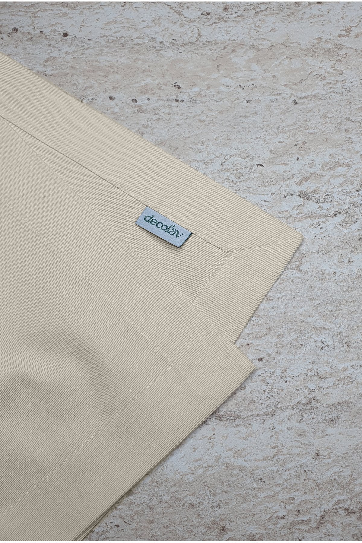 Su İtici Pamuk Karışımlı Premium Ekru Masa Örtüsü – Zarf Köşe 162x220 cm