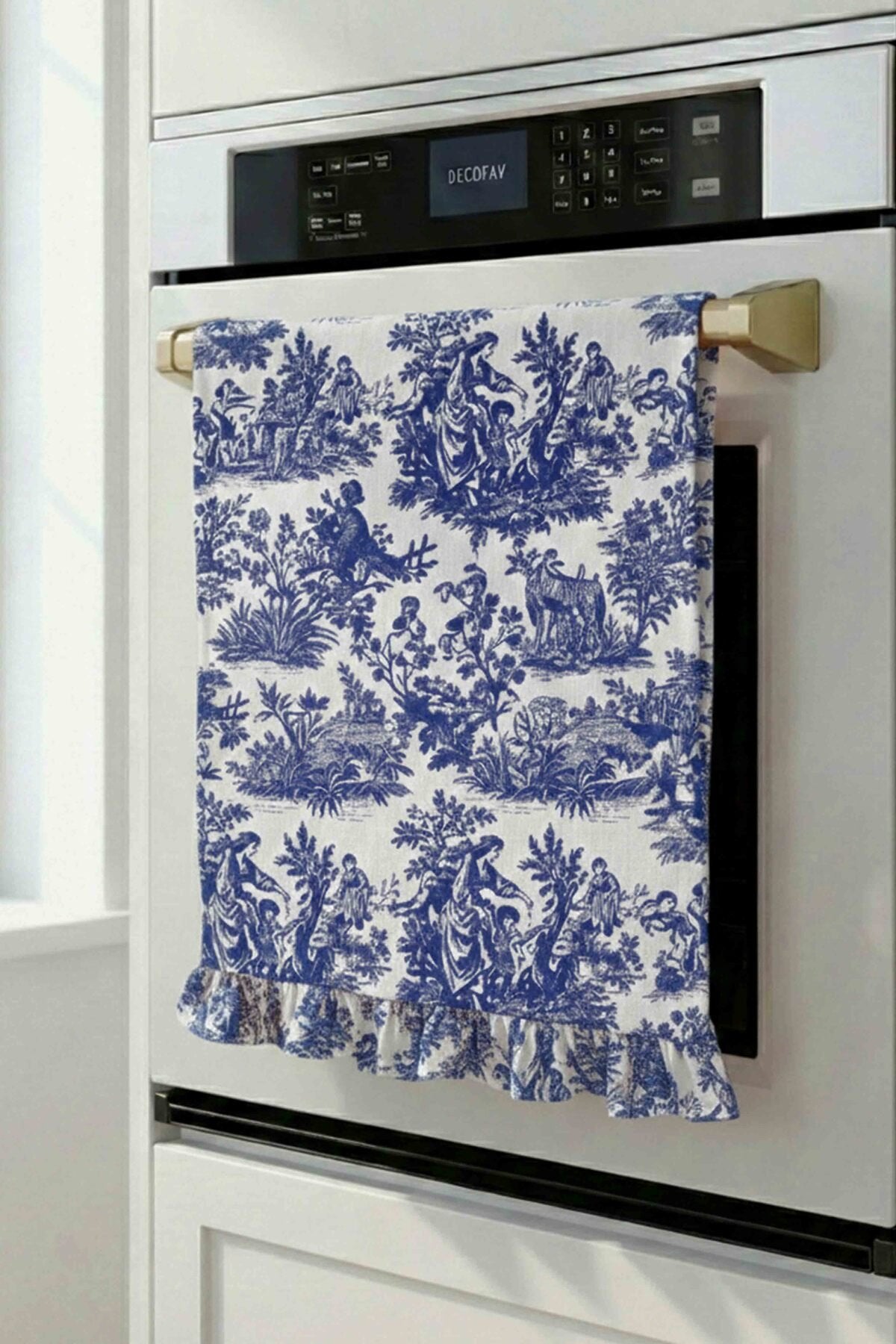 Dekoratif Fırfırlı Saks Toile Fırın Örtüsü – Su İtici Pamuk Karışımlı 43x50 cm