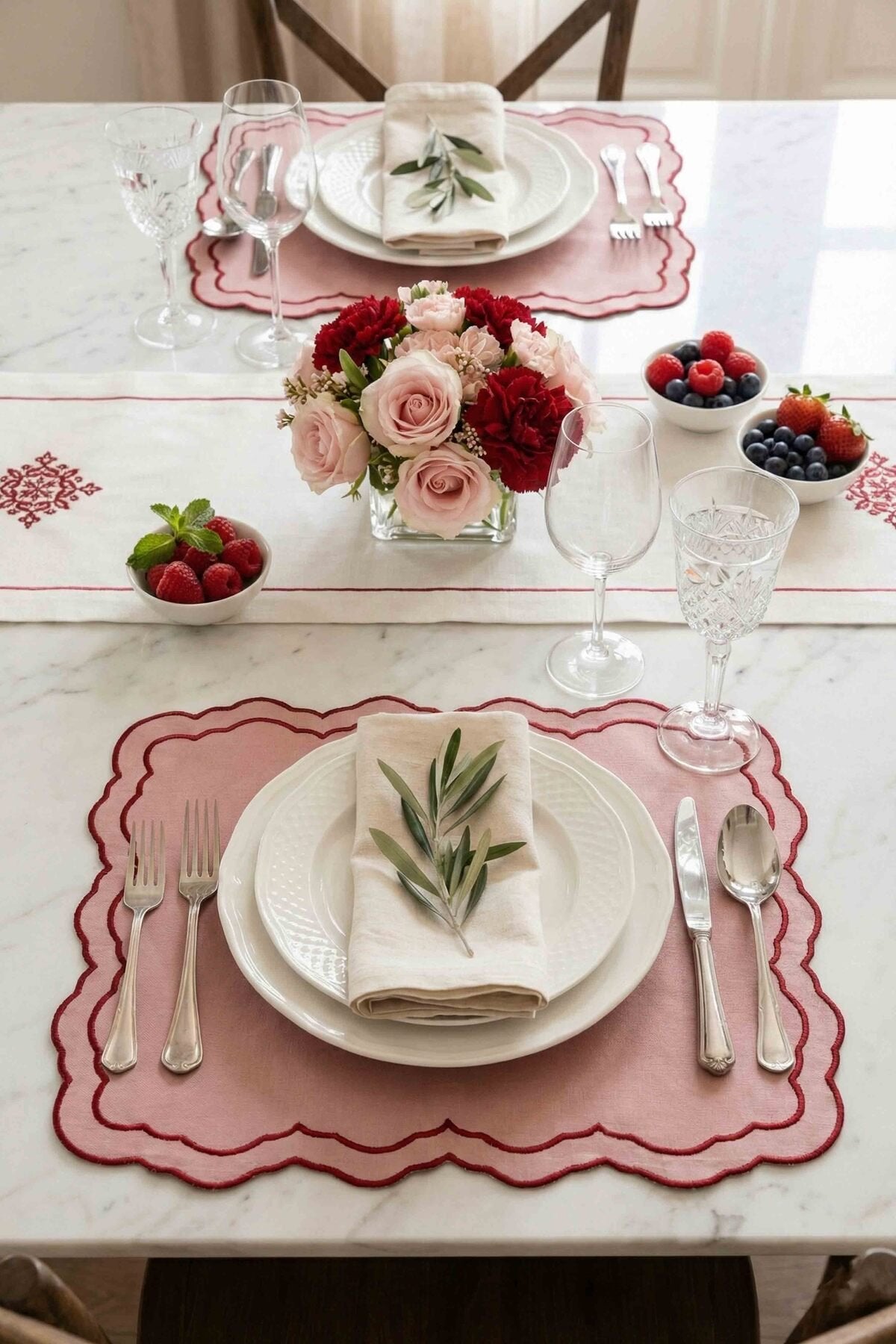 Tableau Pembe Toile Desenli Kırmızı Nakışlı Amerikan Servis 43x35cm 2 Adet