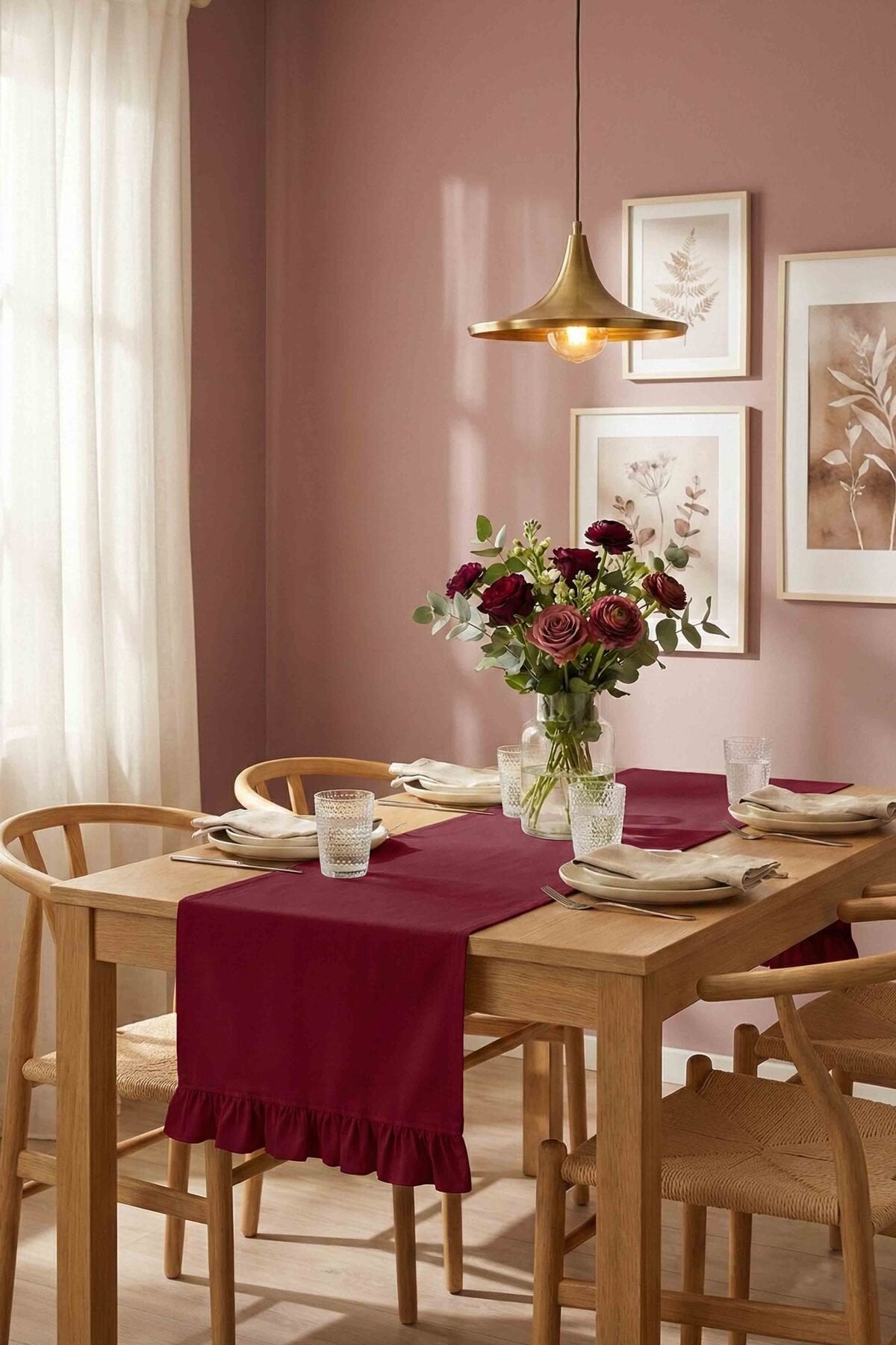 Dekoratif Fırfırlı Bordo Runner – Su İtici Pamuk Karışımlı 140x45 cm