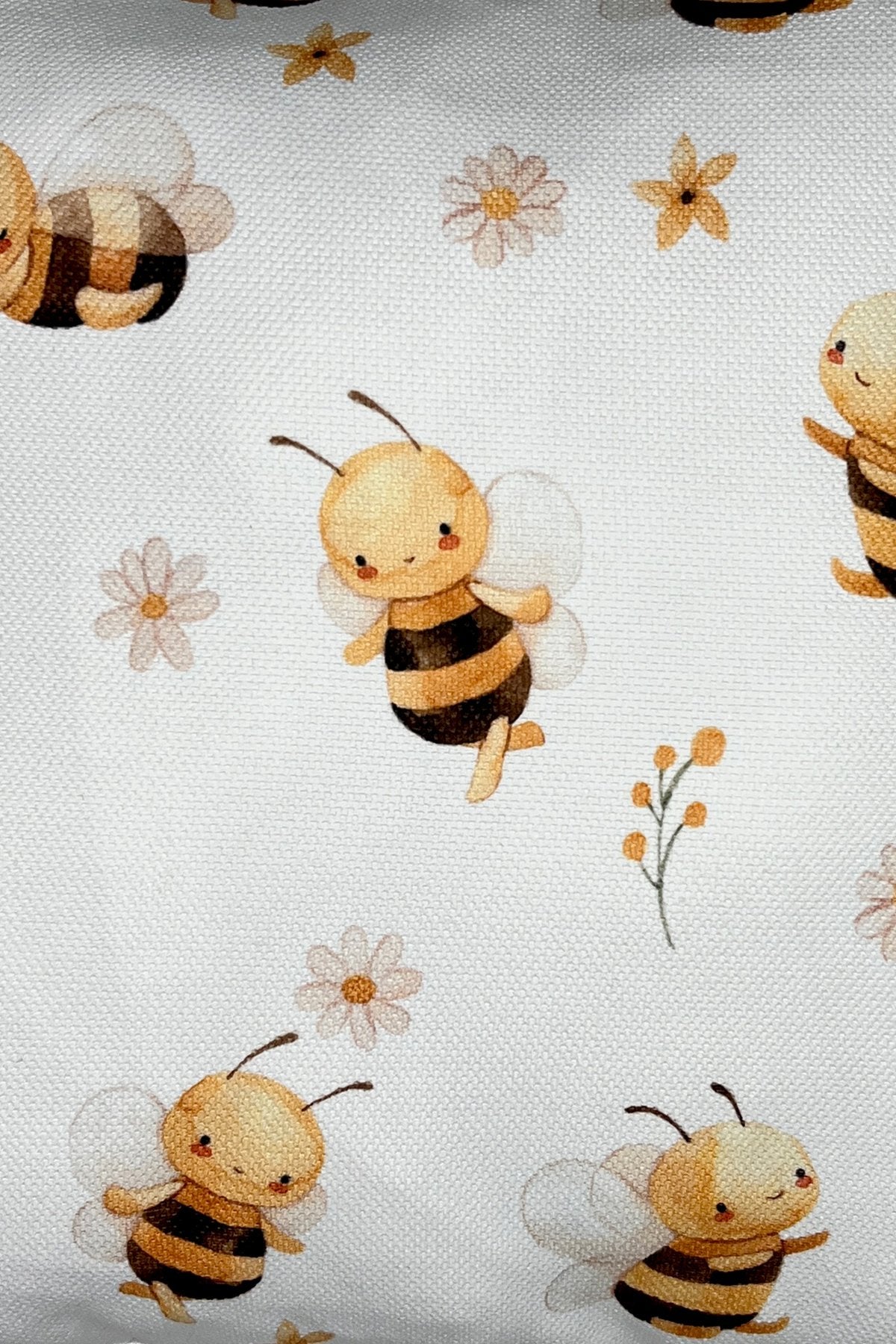 Buzz & Bloom – Arı Temalı İç Dolgulu Petek Dokulu Çocuk Kırlenti (32x32 cm)
