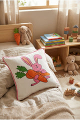 Bunny Hug – Tavşancık Temalı İç Dolgulu Çocuk Kırlenti (32x32 cm)