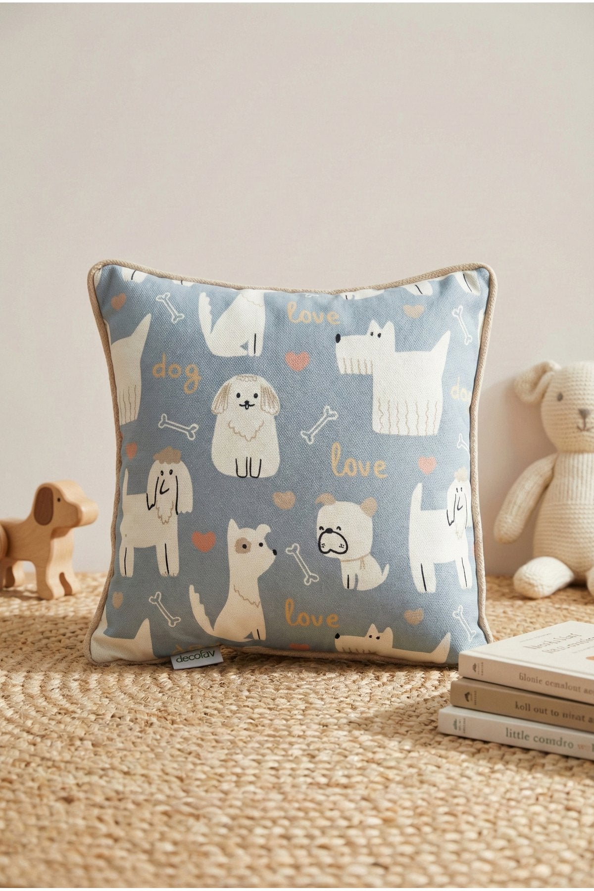 Puppy Love – Köpüş Temalı İç Dolgulu Petek Dokulu Çocuk Kırlenti (32x32 cm)