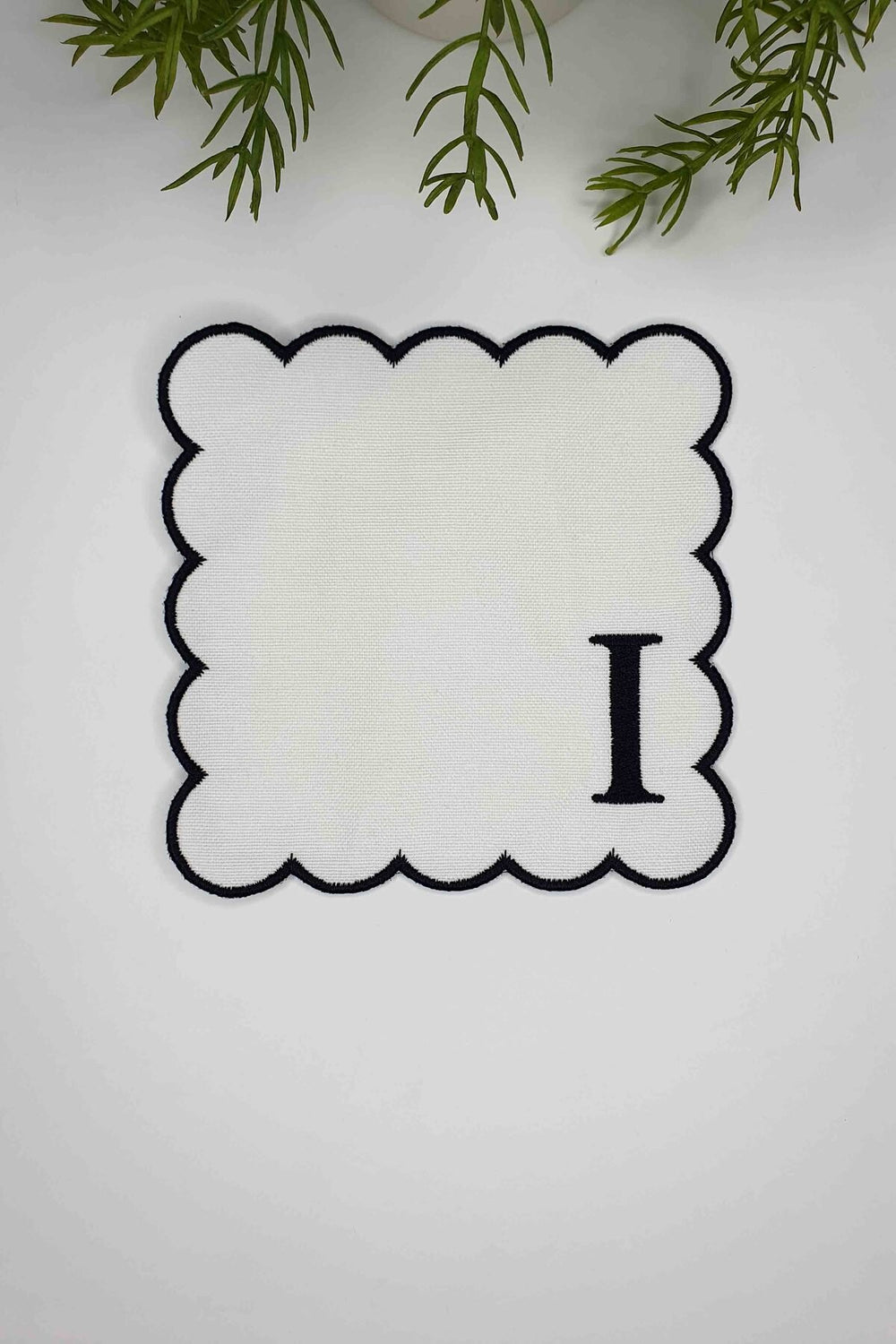 I Harfi Siyah Nakışlı Monogram Patch Kumaş Kokteyl Peçetesi 1 Adet - Decofav | Kırlent, Sofra Tekstili, Kumaş