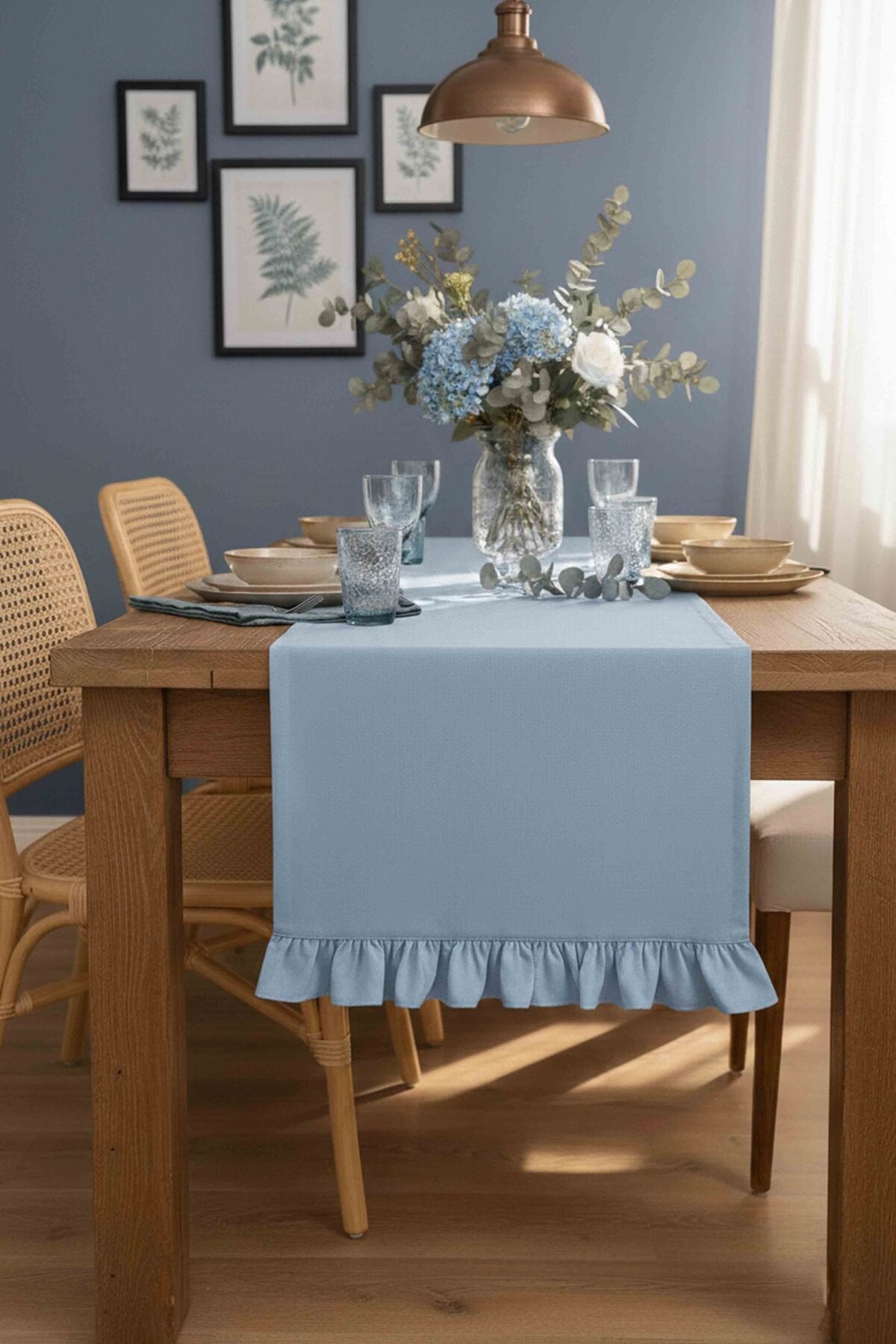 Dekoratif Fırfırlı Mavi Runner – Su İtici Pamuk Karışımlı 140x45 cm