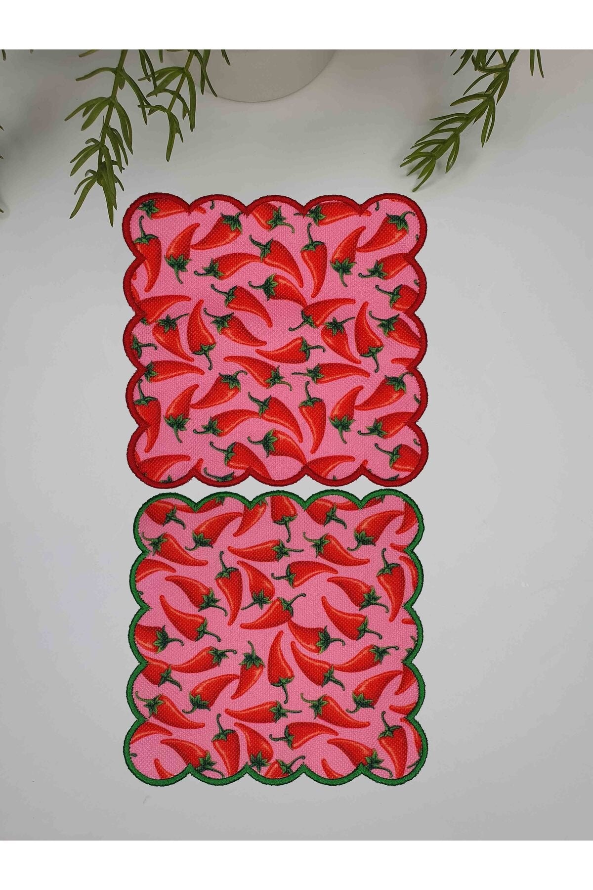 Sweet Chili Pepper Desenli Dijital Baskılı Nakışlı Kokteyl Peçetesi 1 Adet