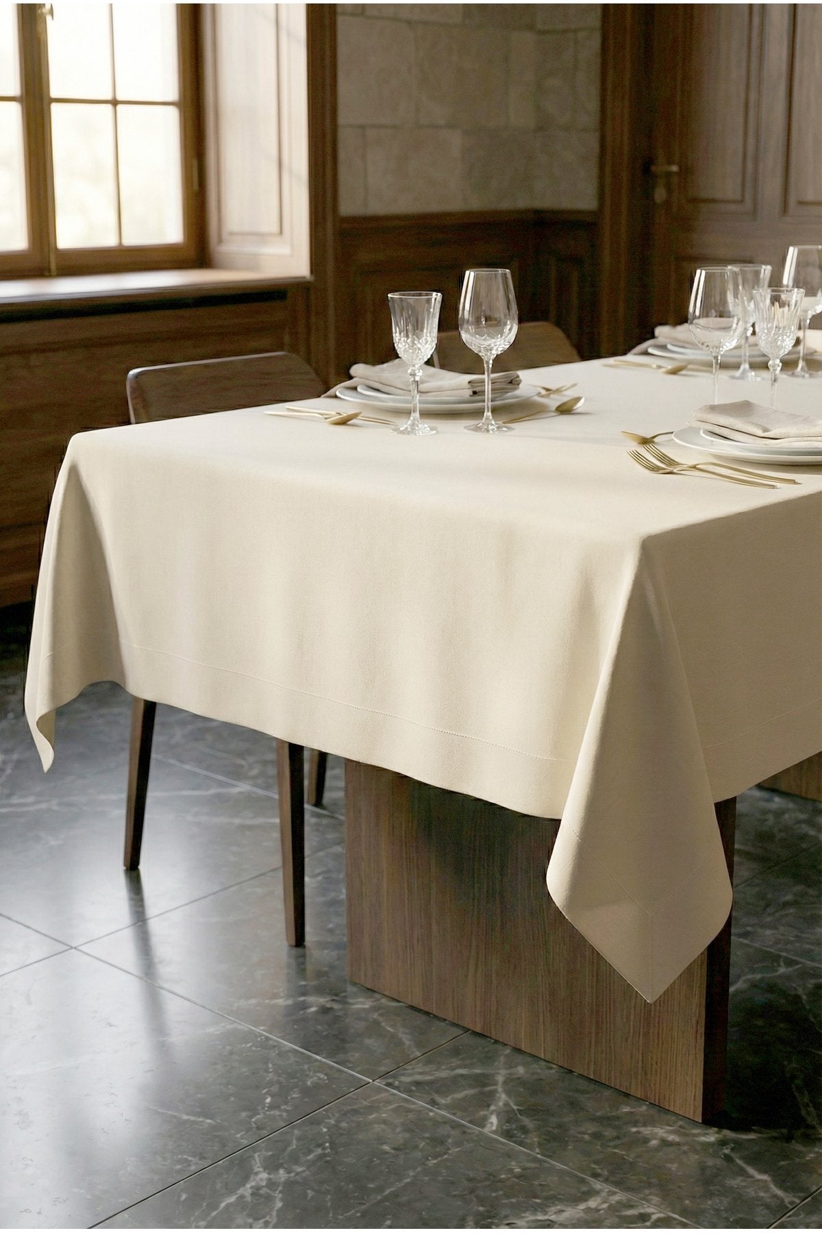 Su İtici Pamuk Karışımlı Premium Ekru Masa Örtüsü – Zarf Köşe 162x220 cm