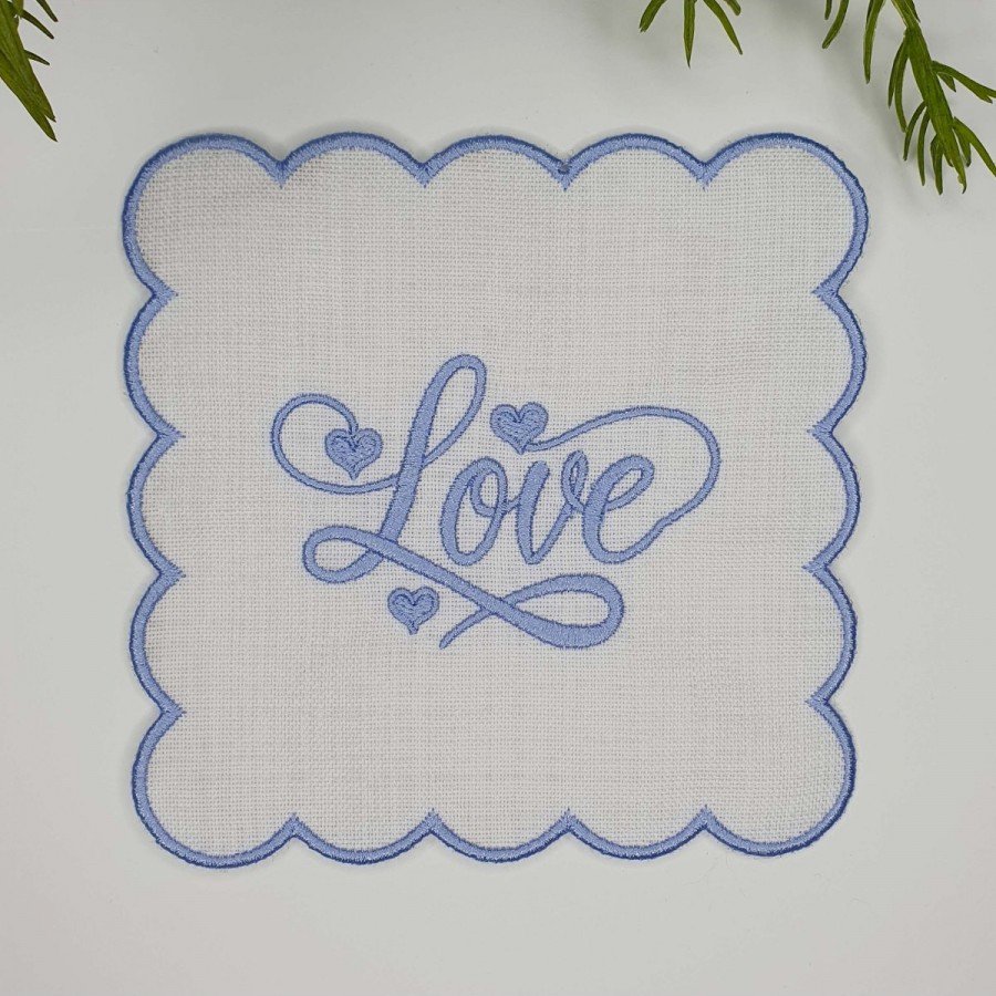 Pastel Mavi Love Yazılı Kalp Tasarımlı Nakışlı Kumaş Kokteyl Peçetesi 1 Adet