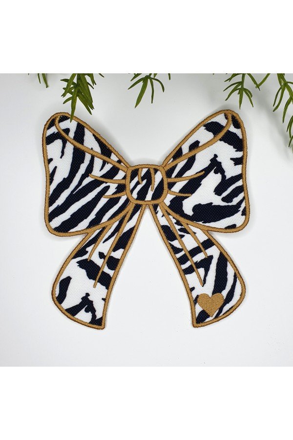 Kurdele Şeklinde Zebra Desenli Nakışlı Kumaş Kokteyl Peçetesi 1 Adet