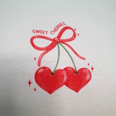 Sweet Cherries Desenli Kırmızı Saçaklı Kırlent Kılıfı