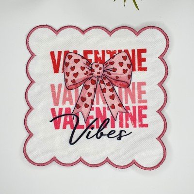 Valentine Vibes Aşkı Temalı Nakış Kenar Kumaş Kokteyl Peçetesi 1 Adet