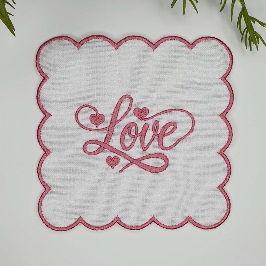 Flamingo Pembesi Love Yazılı Kalp Tasarımlı Nakışlı Kumaş Kokteyl Peçetesi 1 Adet
