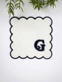 G Harfi Minimal Monogramlı Siyah Nakış Kenarlı Beyaz Kokteyl Peçetesi 1 Adet