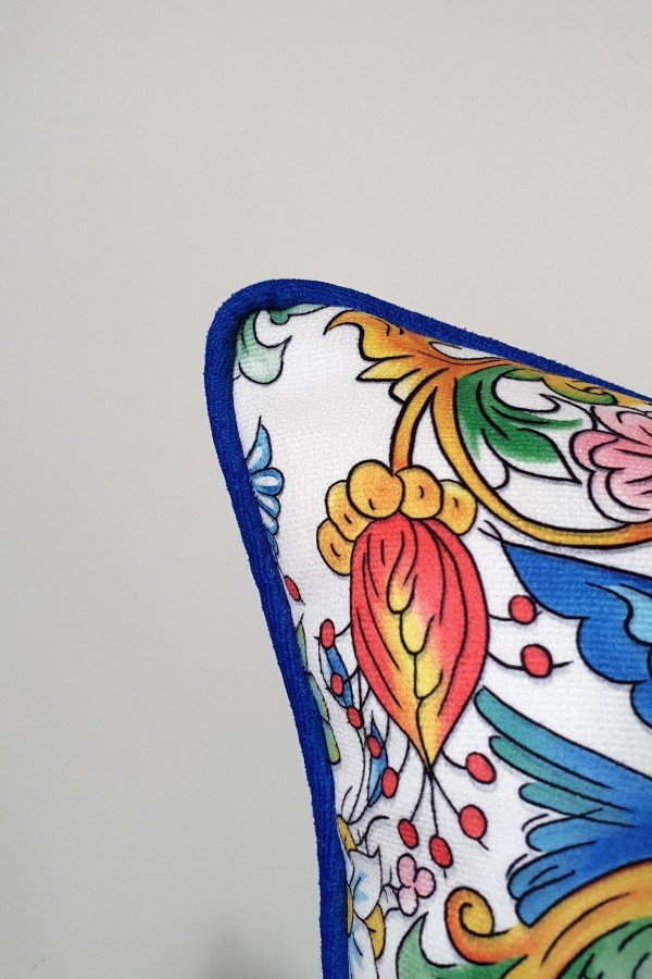 İtalyan Çini Stili Vazo ve Kuşlar Tasarımlı Fitilli Kırlent Kılıfı - 43x43cm İtalyan Çini Stili Vazo ve Kuşlar Tasarımlı Fitilli Kırlent Kılıfı - 43x43cm