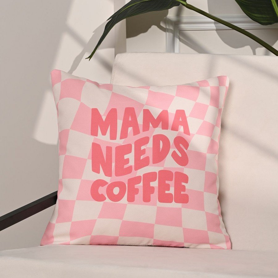 Mama Needs Coffee Pembe Damalı Espirili Kırlent Kılıfı – 43x43cm