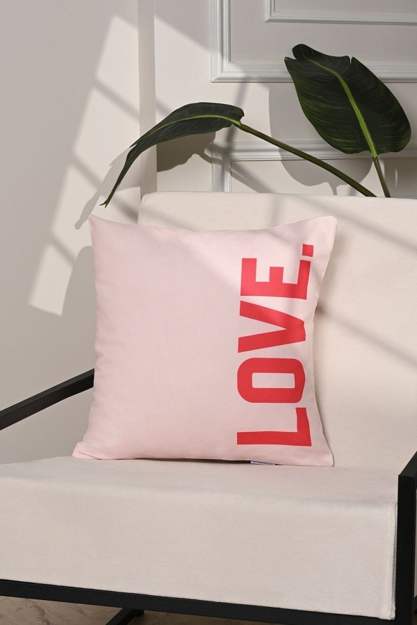 Bold Love Dikey Yazılı Minimal Kırlent Kılıfı – 43x43cm Bold Love Dikey Yazılı Minimal Kırlent Kılıfı – 43x43cm