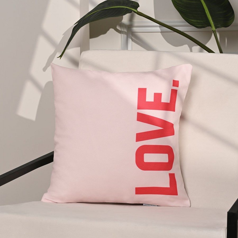 Bold Love Dikey Yazılı Minimal Kırlent Kılıfı – 43x43cm