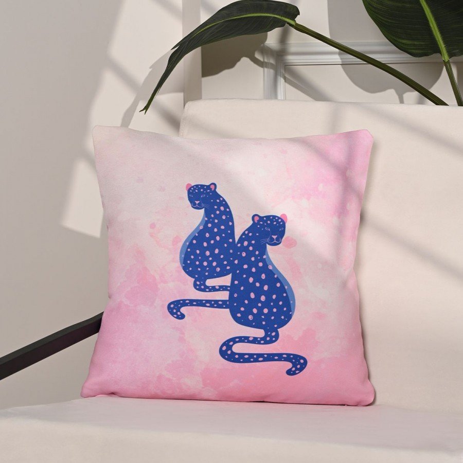 Pink Jungle İllüstratif Leopar Desenli Kırlent Kılıfı – 43x43cm