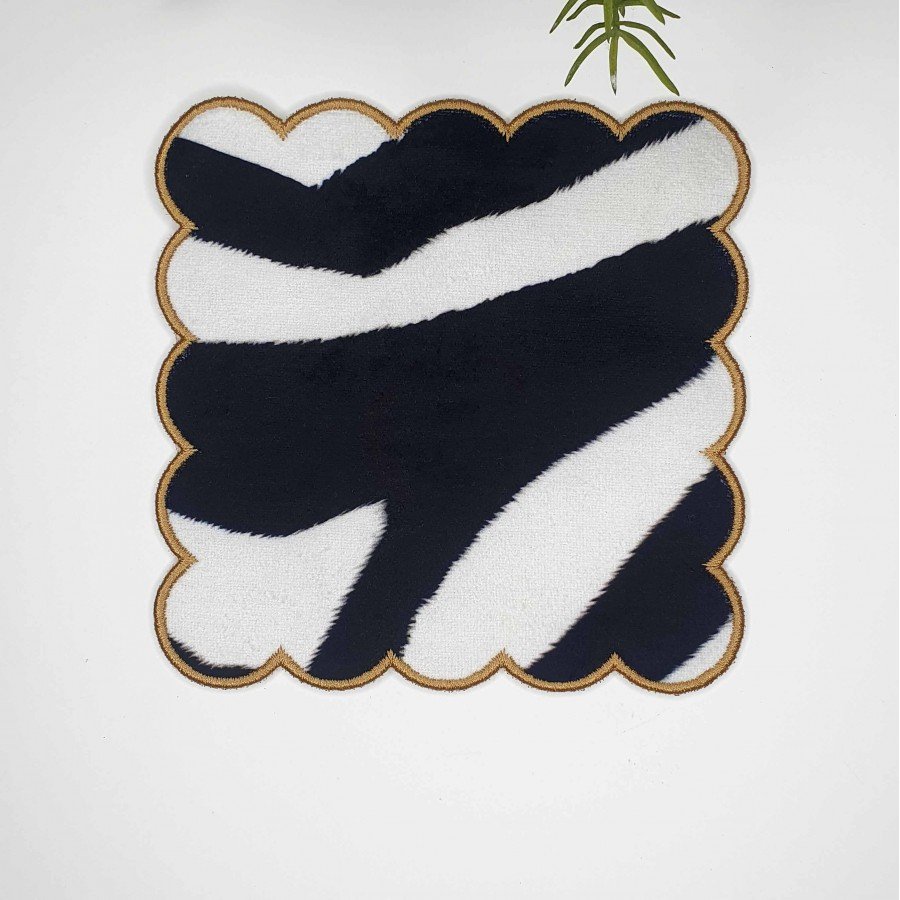 Zebra Desenli Siyah Beyaz Modern Nakış Kenar Kokteyl Peçetesi 1 Adet