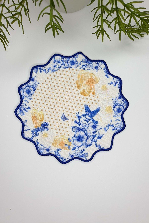 Royal White Uyumlu Çiçek ve Kuş Desenli Nakış Kenar Kumaş Kokteyl Peçetesi 1 Adet
