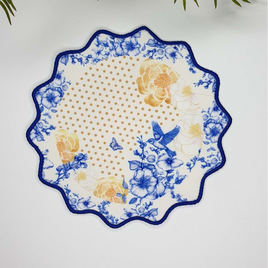 Royal White Uyumlu Çiçek ve Kuş Desenli Nakış Kenar Kumaş Kokteyl Peçetesi 1 Adet