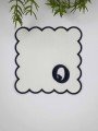 O Harfi Minimal Monogramlı Siyah Nakış Kenarlı Beyaz Kokteyl Peçetesi 1 Adet O Harfi Minimal Monogramlı Siyah Nakış Kenarlı Beyaz Kokteyl Peçetesi 1 Adet