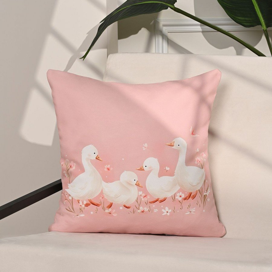 Blush Parade Pembe Ördekli Çocuk Kırlent Kılıfı – 43x43cm