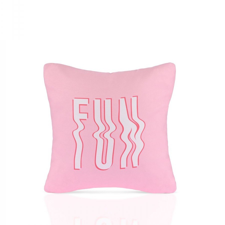 Wavy Fun Dalga Yazı Efektli Pembe Kırlent Kılıfı – 43x43cm