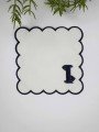 I Harfi Minimal Monogramlı Siyah Nakış Kenarlı Beyaz Kokteyl Peçetesi 1 Adet I Harfi Minimal Monogramlı Siyah Nakış Kenarlı Beyaz Kokteyl Peçetesi 1 Adet