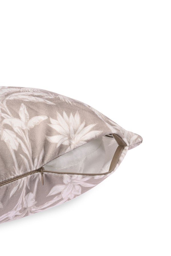 Bej Tropikal Desenli Fitil Kenarlı Kadife Kırlent Kılıfı – 43x43 cm Bej Tropikal Desenli Fitil Kenarlı Kadife Kırlent Kılıfı – 43x43 cm