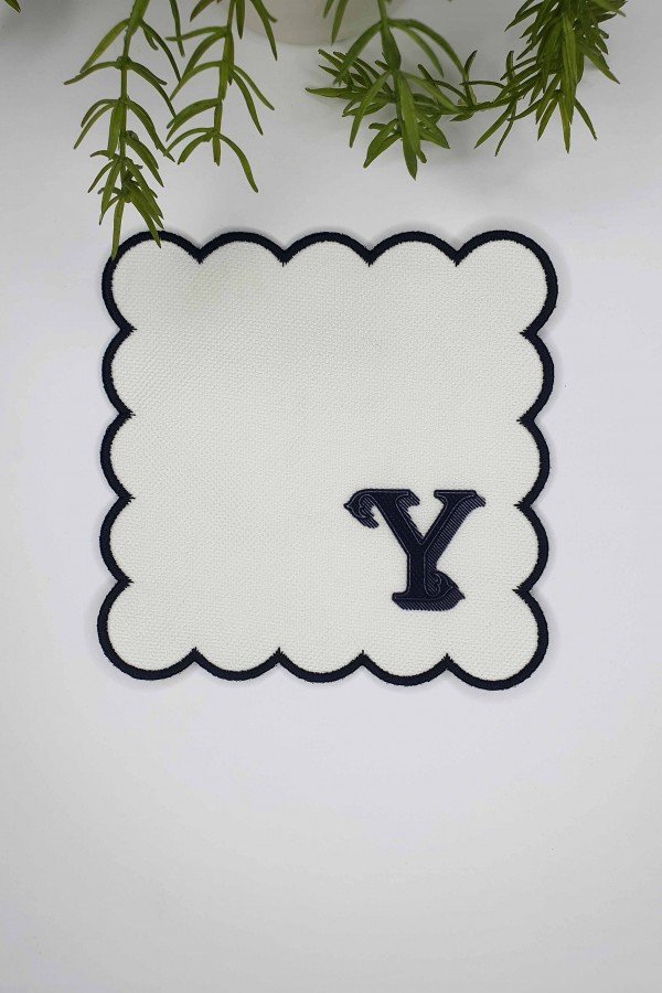 Y Harfi Minimal Monogramlı Siyah Nakış Kenarlı Beyaz Kokteyl Peçetesi 1 Adet Y Harfi Minimal Monogramlı Siyah Nakış Kenarlı Beyaz Kokteyl Peçetesi 1 Adet