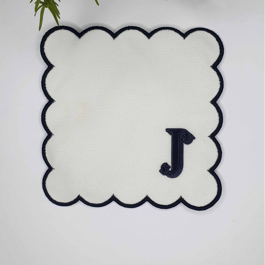 J Harfi Minimal Monogramlı Siyah Nakış Kenarlı Beyaz Kokteyl Peçetesi 1 Adet
