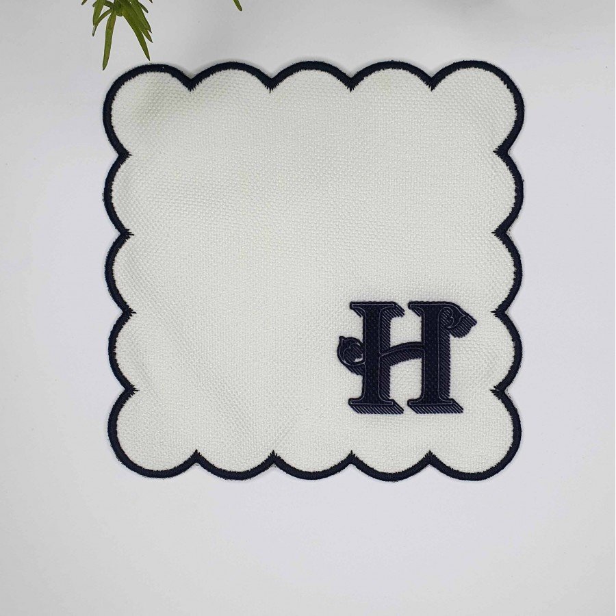 H Harfi Minimal Monogramlı Siyah Nakış Kenarlı Beyaz Kokteyl Peçetesi 1 Adet