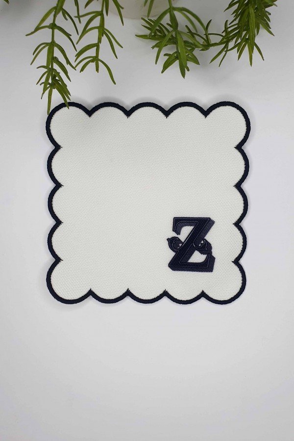 Z Harfi Minimal Monogramlı Siyah Nakış Kenarlı Beyaz Kokteyl Peçetesi 1 Adet