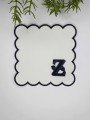 Z Harfi Minimal Monogramlı Siyah Nakış Kenarlı Beyaz Kokteyl Peçetesi 1 Adet