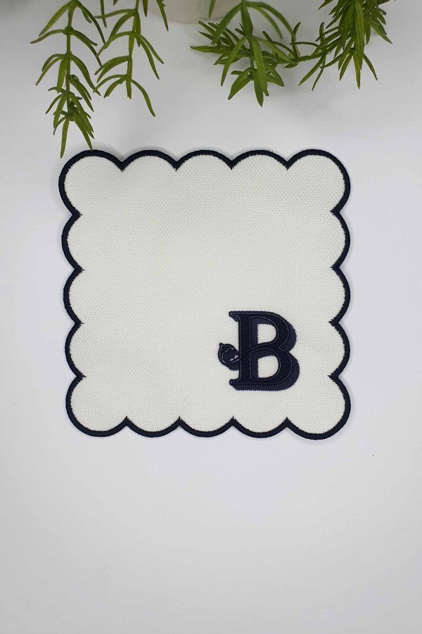 B Harfi Minimal Monogramlı Siyah Nakış Kenarlı Beyaz Kokteyl Peçetesi 1 Adet