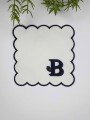 B Harfi Minimal Monogramlı Siyah Nakış Kenarlı Beyaz Kokteyl Peçetesi 1 Adet