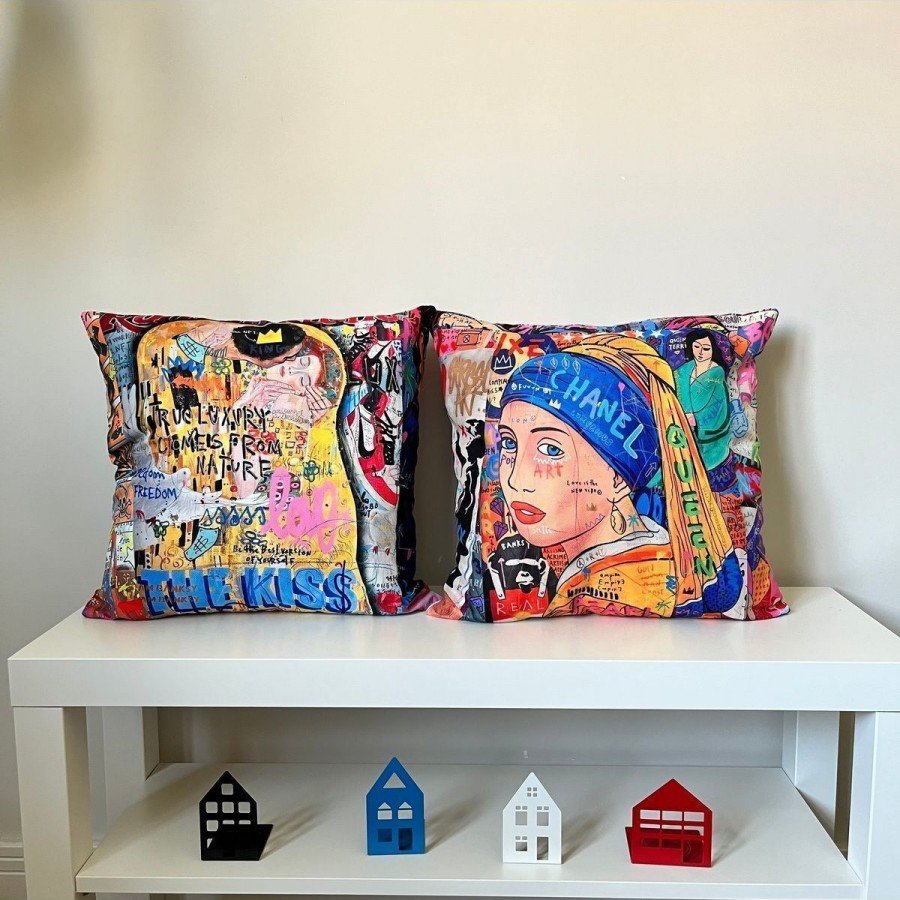 Kırlent Kılıfı Neon Yazılar Kadın Pop Art Desenli Dijital Baskılı