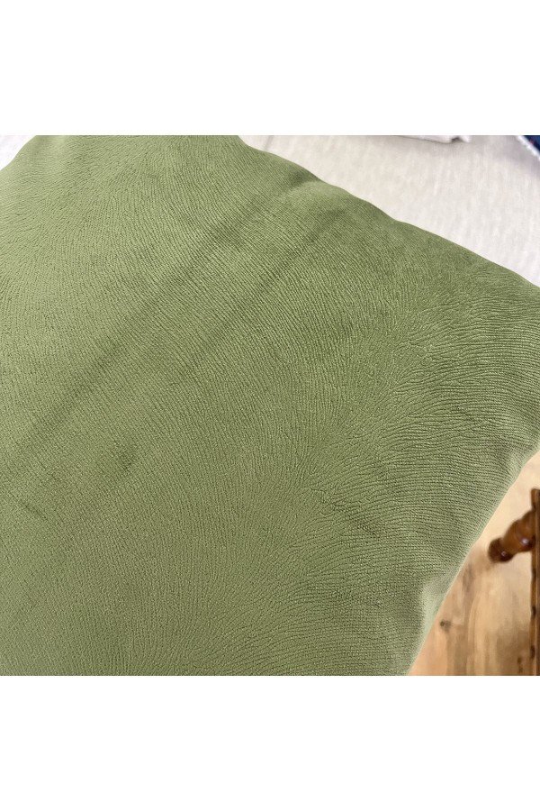 Koyu Yeşil Tay Tüyü Kadife Kırlent Kılıfı Koyu Yeşil Tay Tüyü Kadife Kırlent Kılıfı