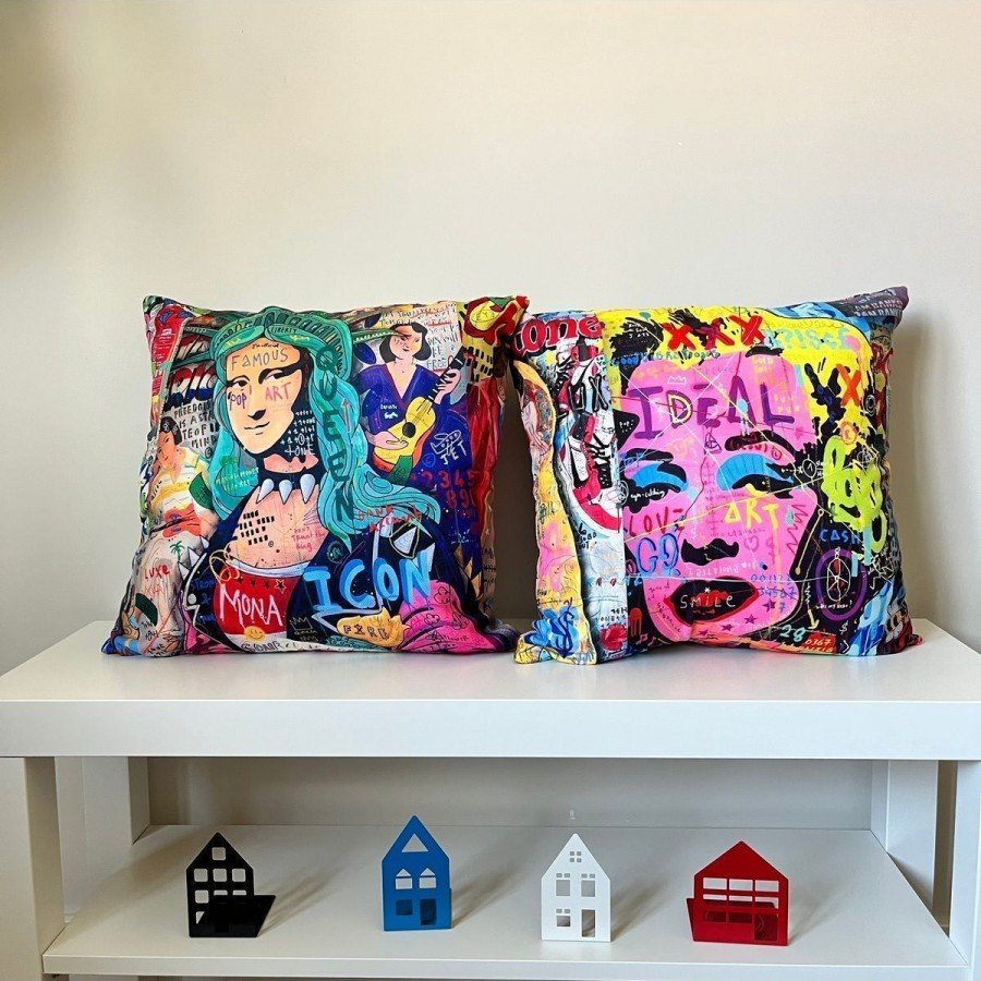 Kırlent Kılıfı Neon Yazılar Kadın Pop Art Desenli Dijital Baskılı