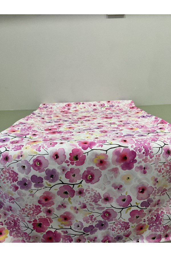 Sulu Boya Küçük Pembe Çiçek Desenli Dijital Baskılı Kumaş Sulu Boya Küçük Pembe Çiçek Desenli Dijital Baskılı Kumaş