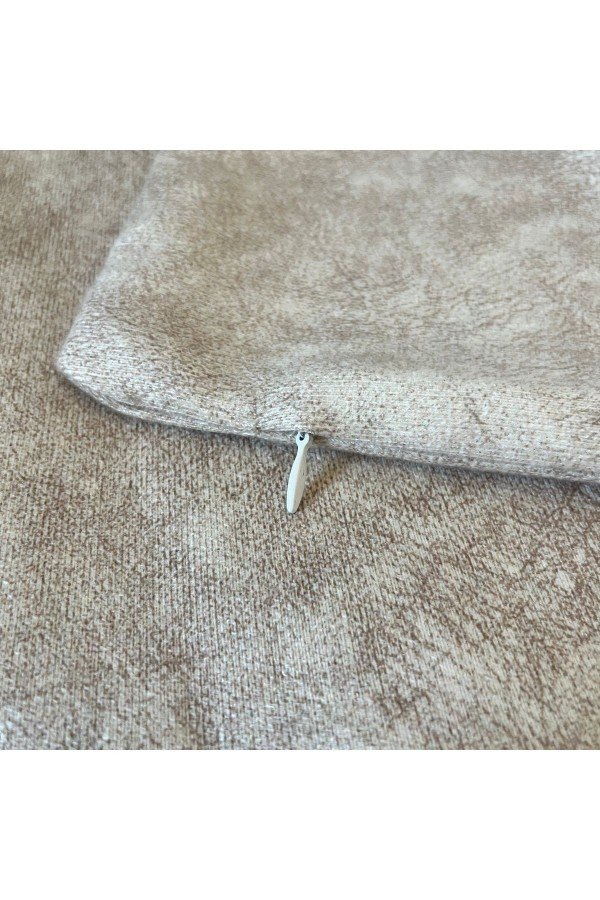 Minimalist Görünüm Deri Dokusu Dijital Baskılı Kadife Kırlent Kılıfı Minimalist Görünüm Deri Dokusu Dijital Baskılı Kadife Kırlent Kılıfı
