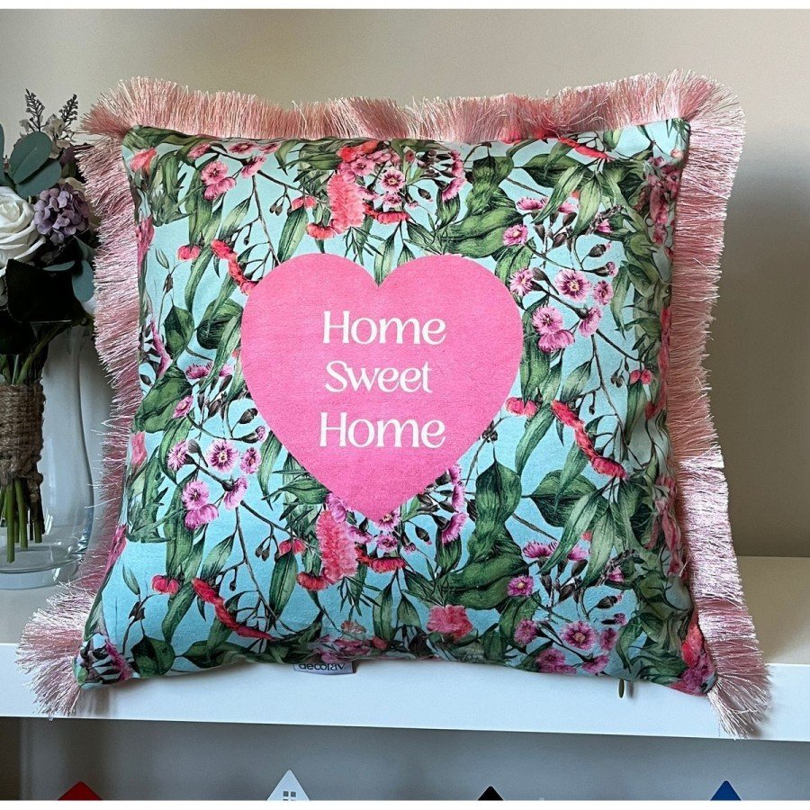 Home Sweet Home Yazılı Pembe Çiçek Desenli Dijital Baskılı Kadife Kırlent Kılıfı Saçaklı