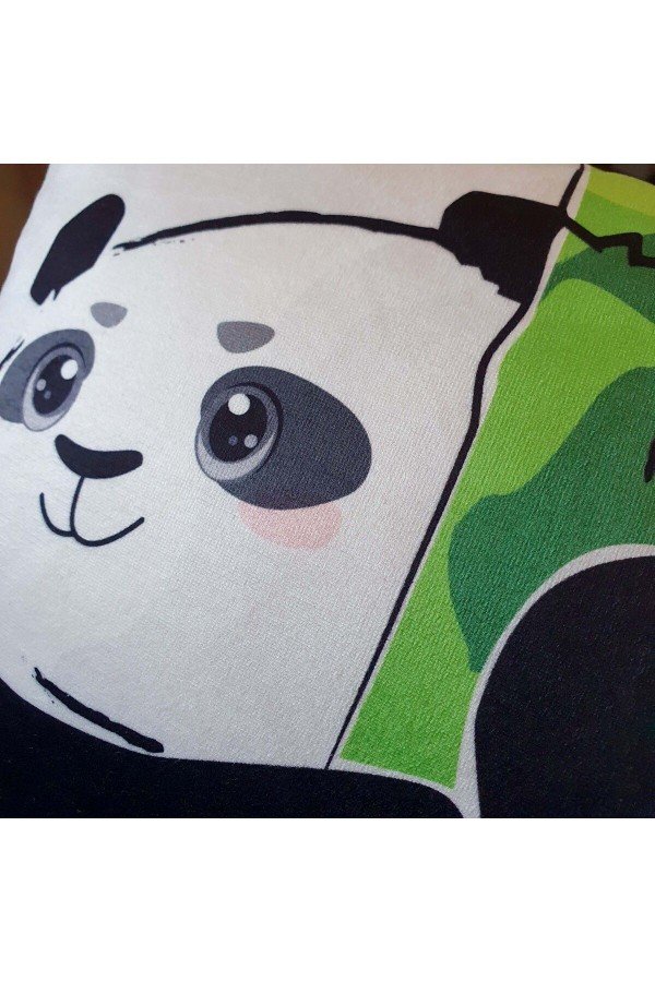 Uykucu Panda Desenli Bambu Fitil Tasarımlı Kadife Kırlent Kılıfı Uykucu Panda Desenli Bambu Fitil Tasarımlı Kadife Kırlent Kılıfı