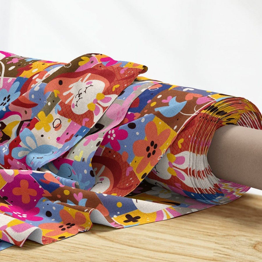 Çocuksu Tavşan İllüstrasyon  Patchwork Desenli Dijital Baskılı Kumaş