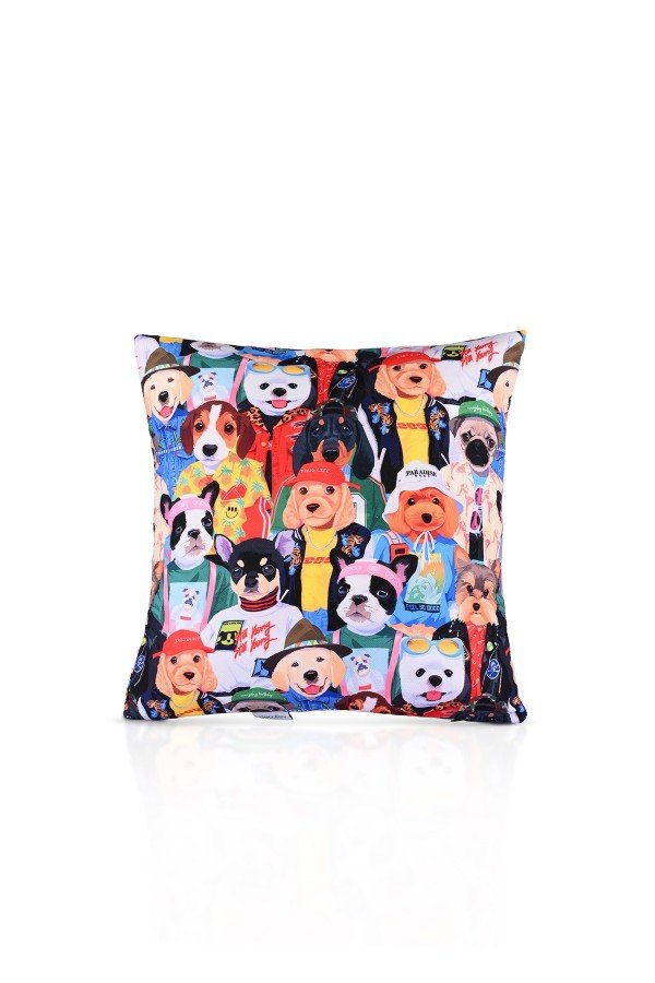 Moda Köpekler Tasarımlı Kırlent Kılıfı 43x43cm Moda Köpekler Tasarımlı Kırlent Kılıfı 43x43cm