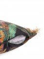 Egzotik Tropikal Leoparlar Tasarımlı Kadife Kırlent Kılıfı Saçak Detaylı Egzotik Tropikal Leoparlar Tasarımlı Kadife Kırlent Kılıfı Saçak Detaylı