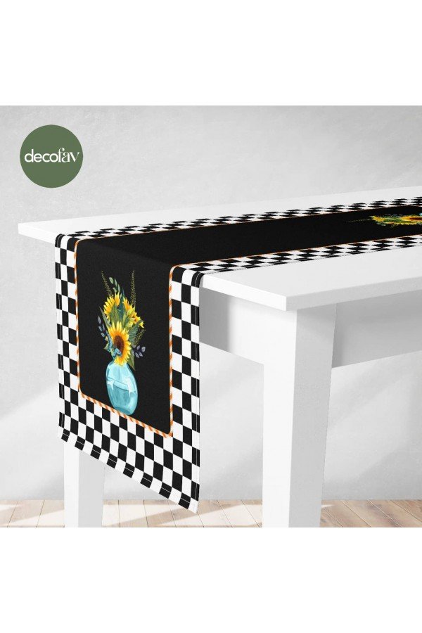 Runner Dama Desen Orta Siyah Zemin Üzerinde Dekoratif Vazo Ayçiçeği Desenli Dijital Baskılı Runner Dama Desen Orta Siyah Zemin Üzerinde Dekoratif Vazo Ayçiçeği Desenli Dijital Baskılı