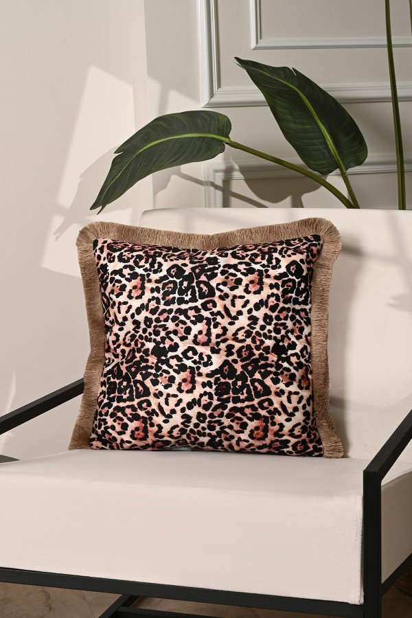 Leopar Desen Baskılı Kadife Kırlent Kılıfı Saçak Detaylı
