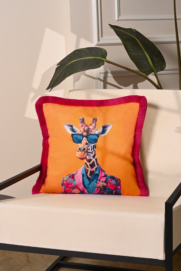 Tarz Sahibi Zürafa Tasarımlı Turuncu Kırlent Kılıfı Saçak Detaylı - 43x43cm